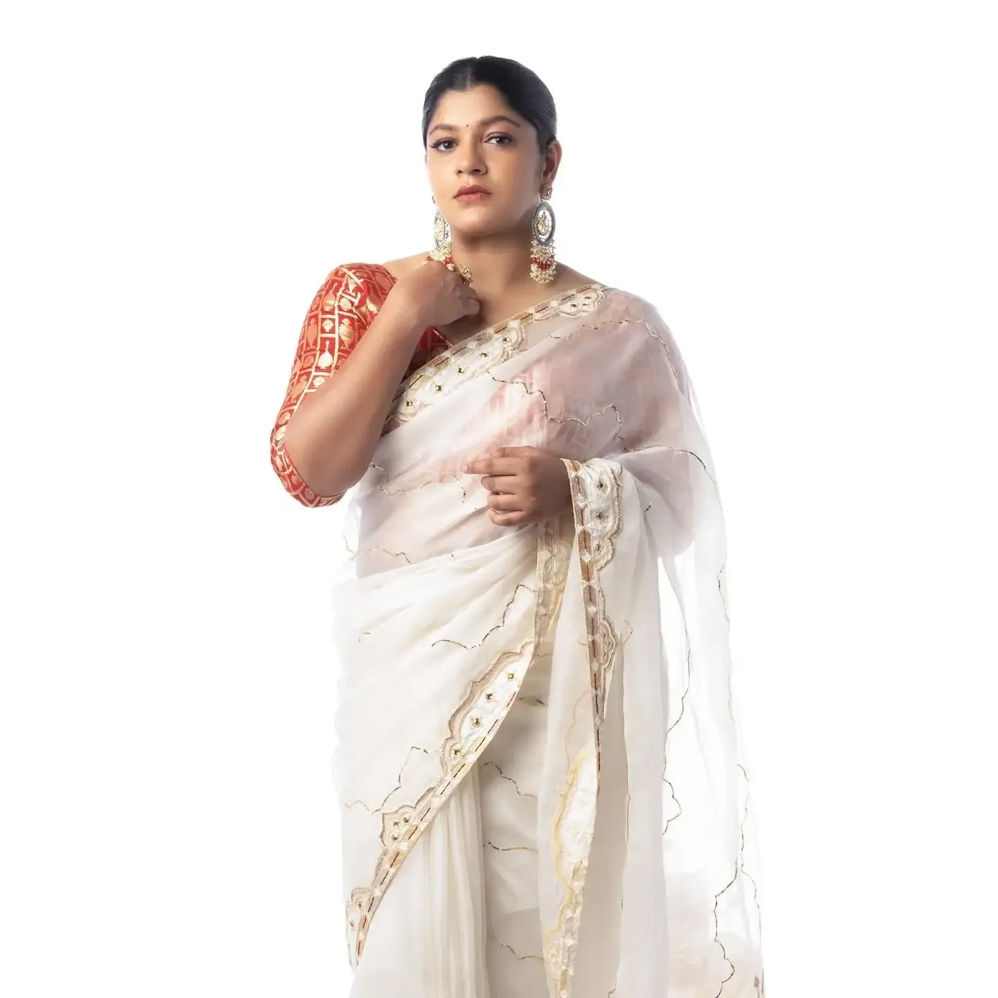 SOUTH INDIAN ACTRESS APARNA BALAMURALI IN WHITE SAREE